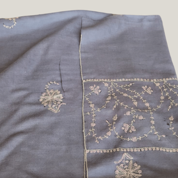 Grey Pashmina Stole with Sozni Work (70×100 cm)